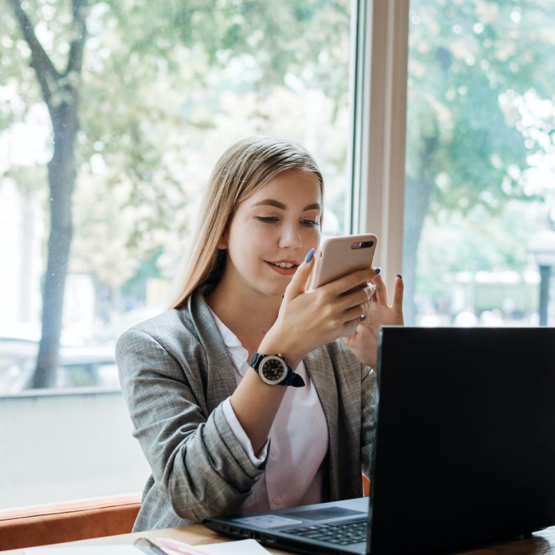 Virtual assistant, independent contractor, administrative services to clients, operating outside