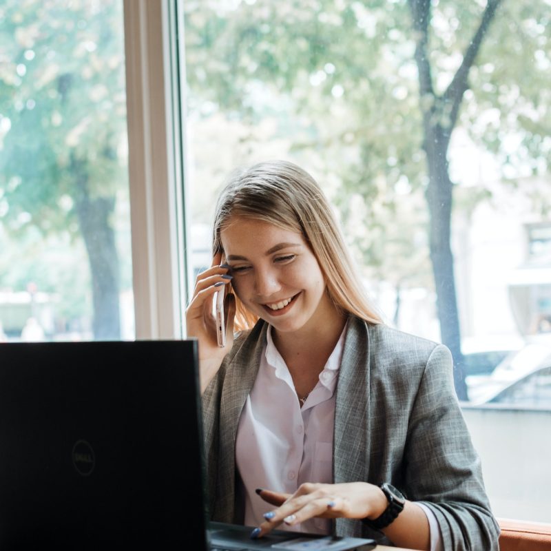 Virtual assistant, independent contractor, administrative services to clients, operating outside