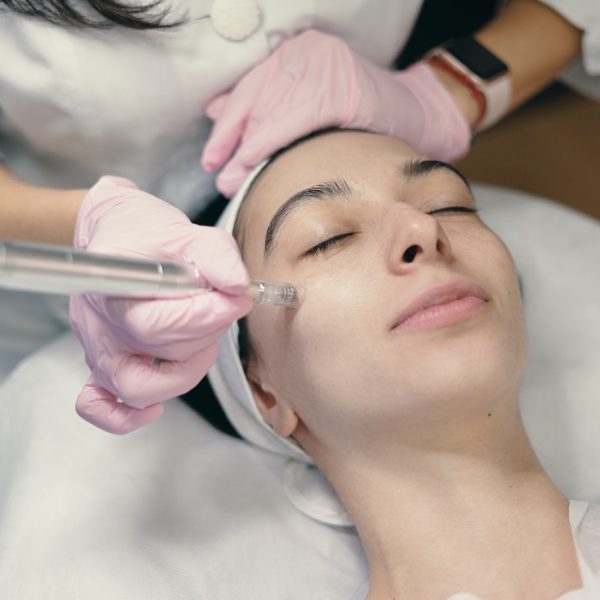 Rejuvenating facial treatment