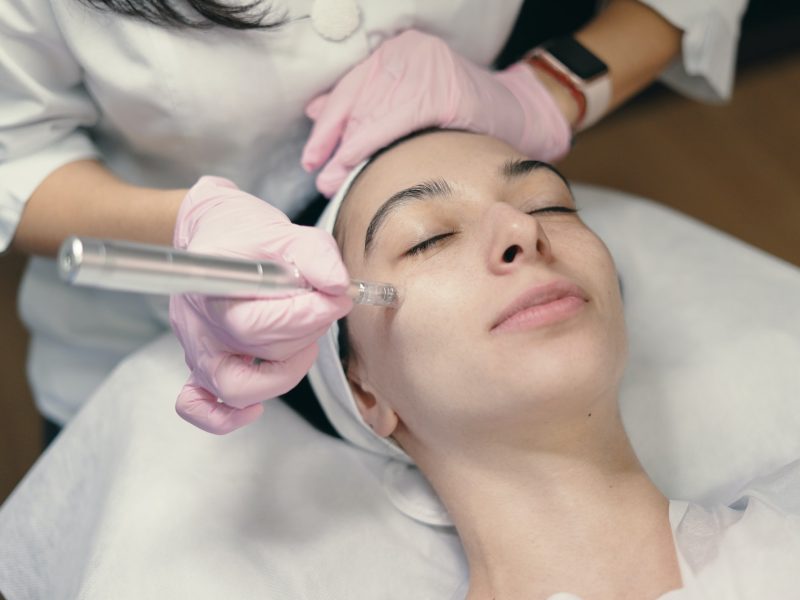 Rejuvenating facial treatment